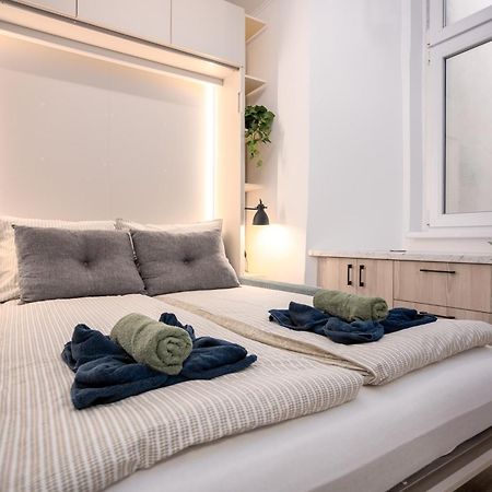 Relax Apartment By The Parliament Budapest Exterior photo