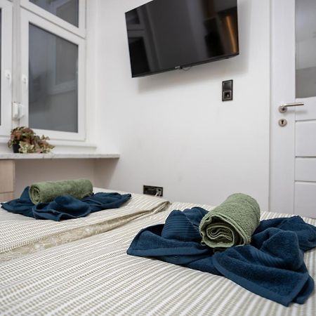 Relax Apartment By The Parliament Budapest Exterior photo